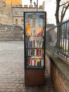 Bücherschrank am Bertha-Benz-Karree