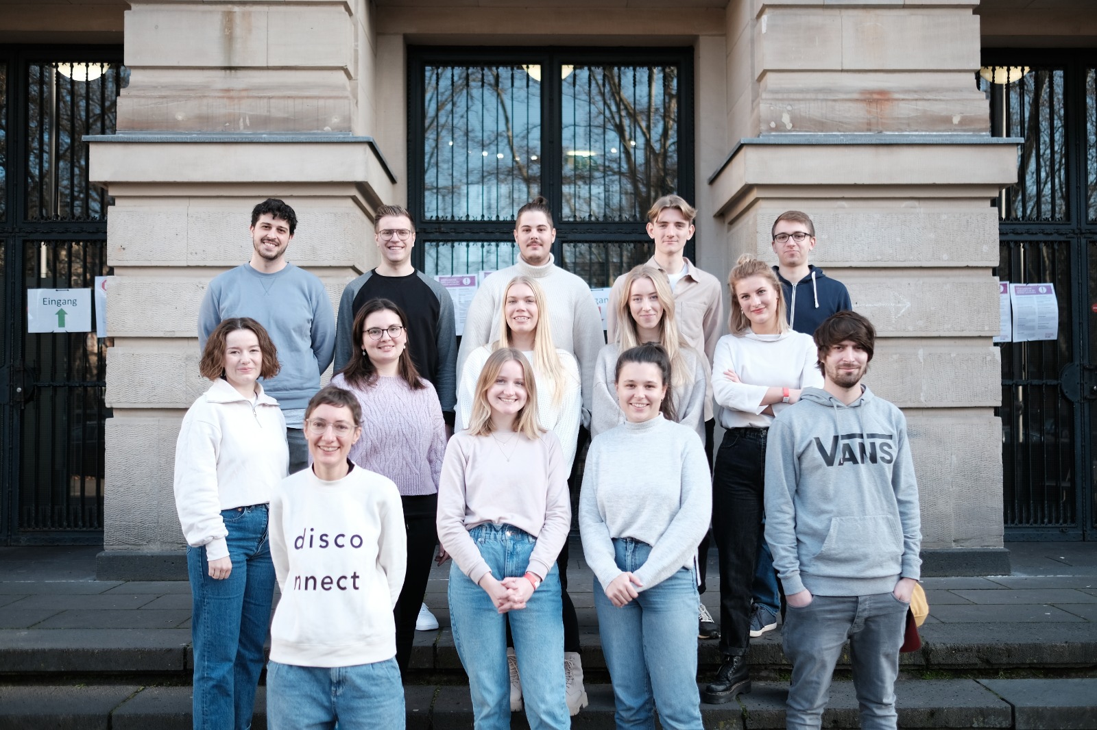 Gruppenfoto vor der TH von Beteiligten am Projekt